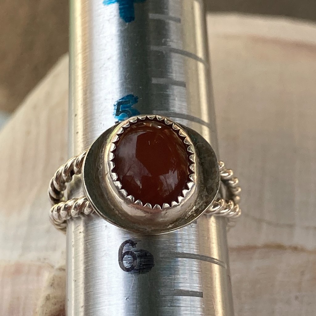 Lovely Carnelian Gem In Ropy Double Band Sterling Silver Bezel Setting 35$